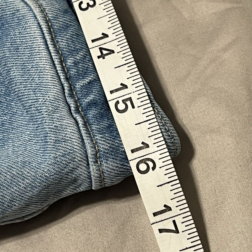 Abercrombie Curve Love Ultra High Rise 90s Straight Mom Denim Shorts 31/12 - Picture 5 of 9